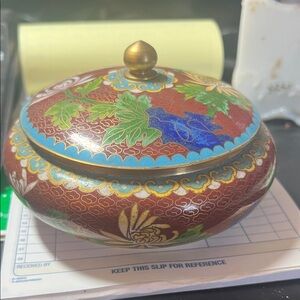 Elegant Cloisonné Decorative Bowl with Lid